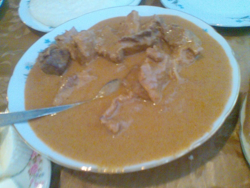 Kharcho: traditional meat (often beef) soup, including rice, walnut, plum sauce, and various spices. The thicker Mingrelian variety  is reminiscent of tikka masala