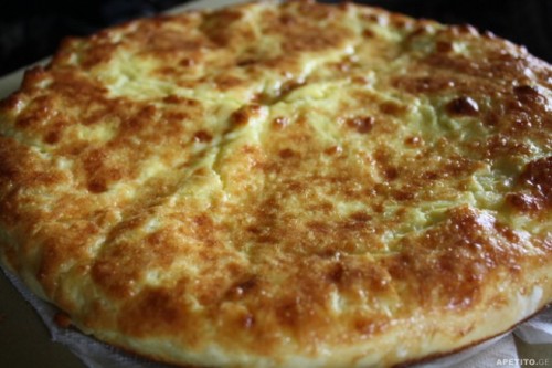 Khachapuri megruli: like imeruli, but also topped with cheese (so...white pizza)