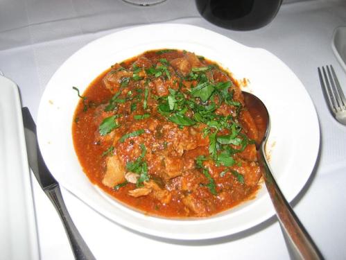 Ostri: mildly spicy beef stew with pepper, tomato, mushrooms, and herbs