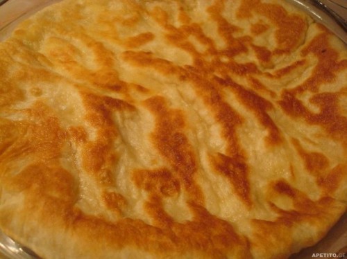 Khachapuri Osuri (Khabizgina): like imeruli, but the filling contains both potato and cheese. Delicious with satsebeli. 